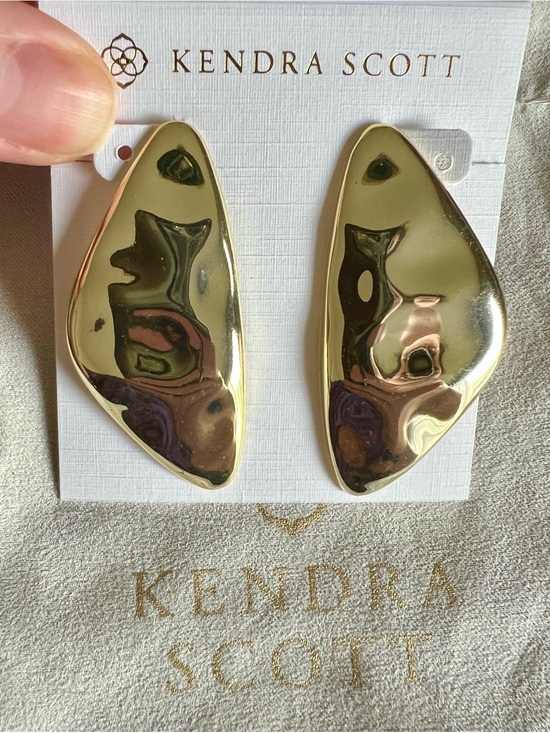 Kendra Scott Jewelry - NEW Kendra Scott Kira Gold Sculptural Drop Earrings